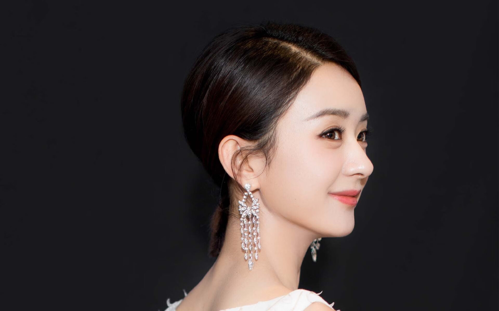 拜仁传导体系灵活切换,制造空档,拜仁传记