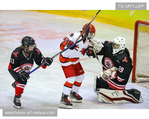 中国女冰精彩表现，逆转韩国取得亚洲冰球赛开门红，中国女子冰球世锦赛